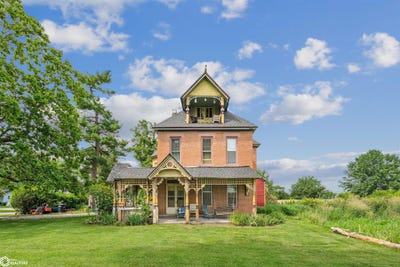 /international/us/1301-e-monroe-street-mount-pleasant-ia-110101139289/