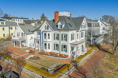 /international/us/22-eastern-promenade-portland-me-110104995116/