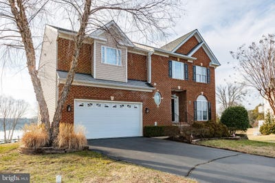 /international/us/175-shellfield-lane-colonial-beach-va-110106309191/
