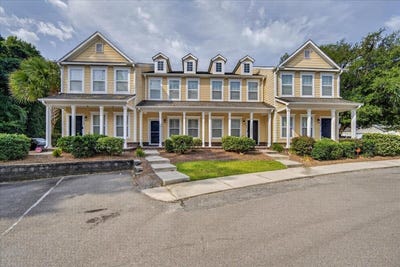 /international/us/104-bennett-lane-summerville-sc-110119705465/