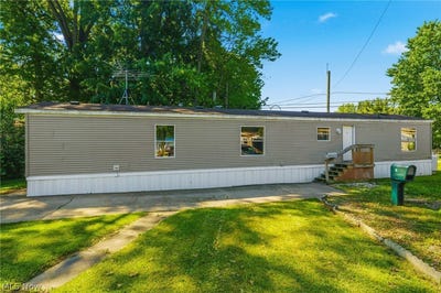 /international/us/3354-hilton-street-nw-massillon-oh-110108552689/