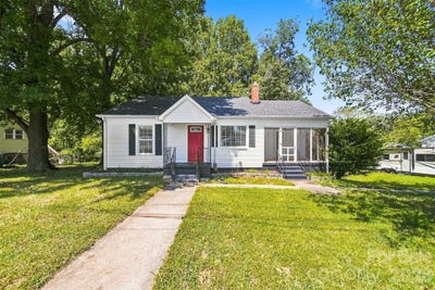 /international/us/3226-anderson-street-claremont-nc-110119713543/
