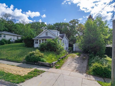 /international/us/727-logan-street-janesville-wi-110108446185/