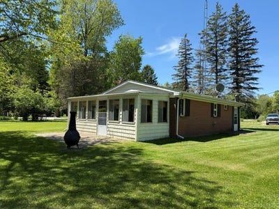 /international/us/5806-n-lakeshore-road-palms-mi-110107465989/