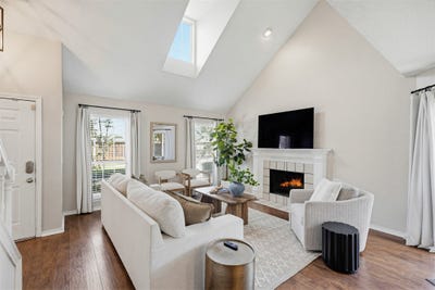 /international/us/17820-windflower-way-dallas-tx-110107503073/
