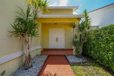 /international/us/10920-sw-143rd-ct-miami-fl-110110372792/
