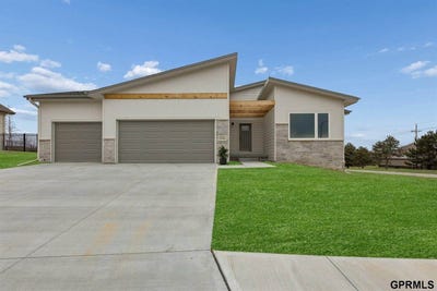 /international/us/20404-woodridge-drive-gretna-ne-110104089326/