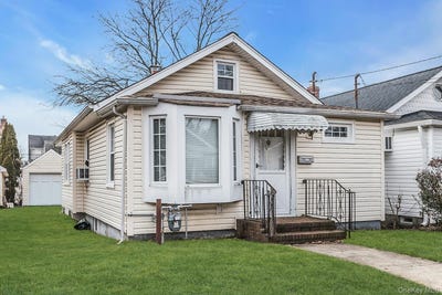 /international/us/949-n-7th-street-new-hyde-park-ny-110104883837/