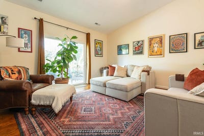 /international/us/5776-w-monarch-court-bloomington-in-110108890488/