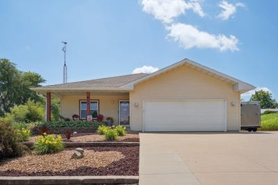 /international/us/807-e-chestnut-street-pardeeville-wi-110100622887/