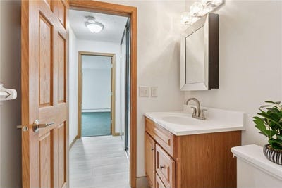 /international/us/3399-kent-street-shoreview-mn-110101713436/