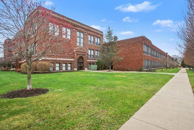 /international/us/500-erie-street-south-haven-mi-110104992883/
