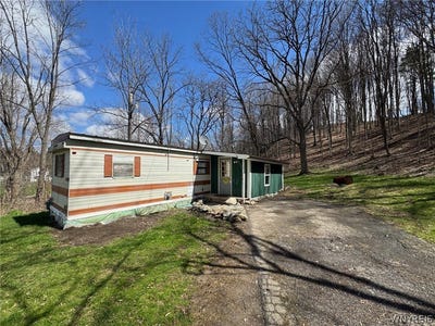 /international/us/9329-parker-road-hunt-ny-110107481466/