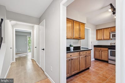 /international/us/165-fairfield-drive-warrenton-va-110101214708/