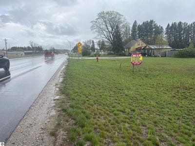 /international/us/2860-s-m-37-traverse-city-mi-110099477225/