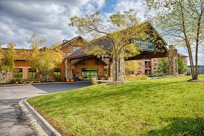 /international/us/7020-grand-geneva-way-lake-geneva-wi-110105393538/