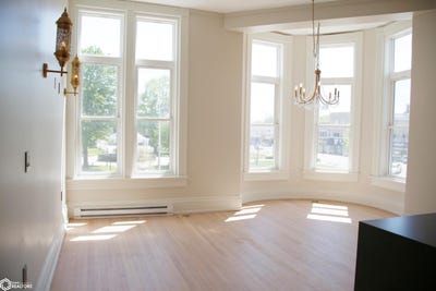 /international/us/51-e-broadway-202-fairfield-ia-110100924569/