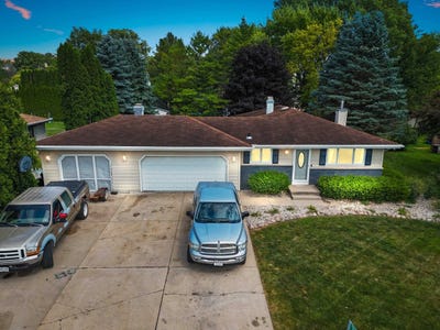 /international/us/7332-darrow-road-neenah-wi-110101461892/?lang=id