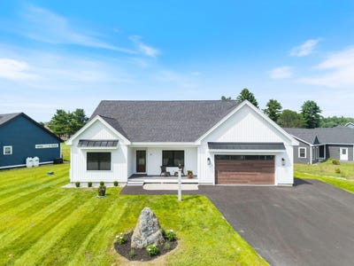 /international/us/10-magnolia-drive-old-orchard-beach-me-110119505265/