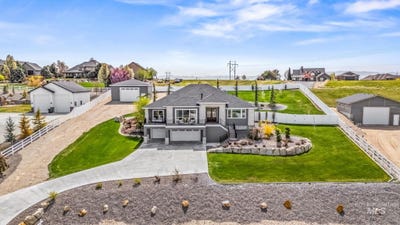 /international/us/8087-stella-court-nampa-id-110098662466/