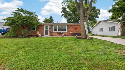 /international/us/308-e-oak-street-downs-il-110109027336/