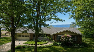 /international/us/170-biscayne-heights-colchester-vt-110108733571/