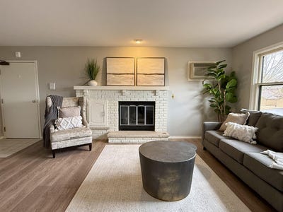 /international/us/975-manor-dr-neenah-wi-110106491589/