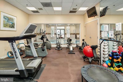 /international/us/900-n-taylor-street-arlington-va-110099872131/