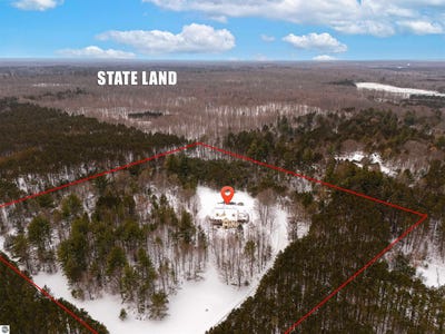 /international/us/3855-pulver-woods-drive-williamsburg-mi-110106178550/