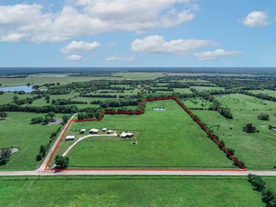 /international/us/3266-farm-road-1159-clarksville-tx-110099532993/