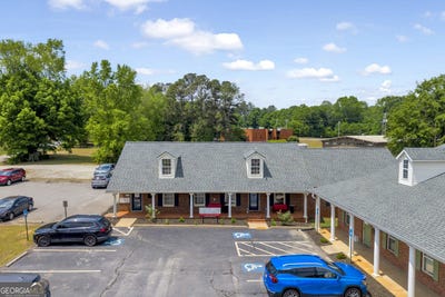 /international/us/679-hospital-road-commerce-ga-110107665793/