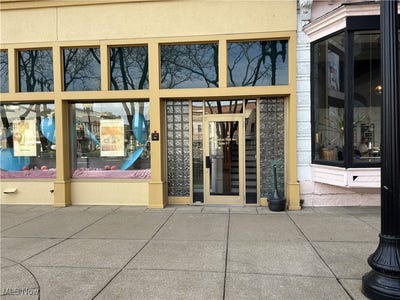 /international/us/108-e-high-avenue-new-philadelphia-oh-110098307928/