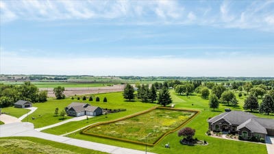 /international/us/2464-mulligan-trail-logan-ia-110108294535/