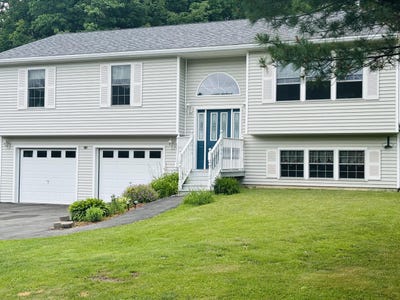 /international/us/11-rob-clark-street-winterport-me-110108958355/