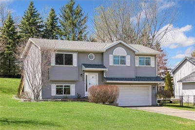 /international/us/2566-brittany-lane-woodbury-mn-110107699047/