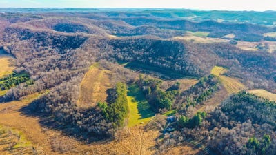 /international/us/w24255-benrud-ln-galesville-wi-110100584278/