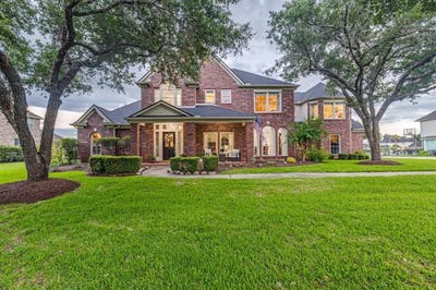 /international/us/511-royal-lakes-boulevard-richmond-tx-110107884438/