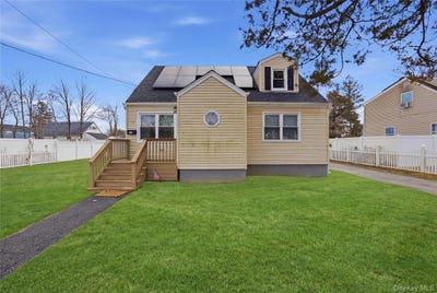 /international/us/12-s-prospect-street-copiague-ny-110106704249/