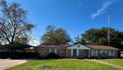 /international/us/902-s-easterwood-street-hearne-tx-110104054826/