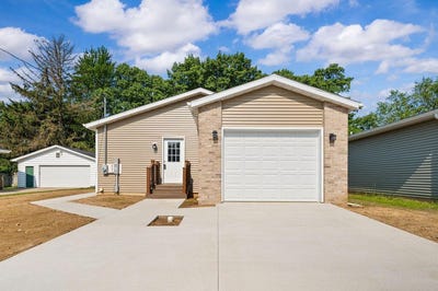 /international/us/310-hillview-street-buchanan-mi-110100148341/