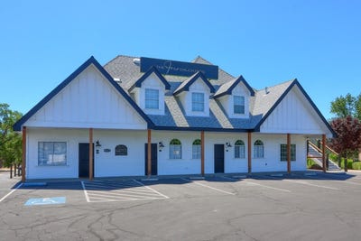 /international/us/49271-golden-oak-loop-oakhurst-ca-110094839728/