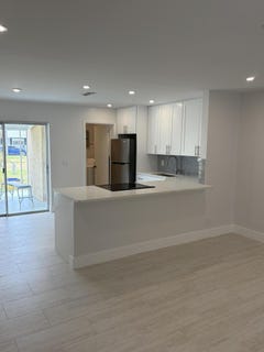 /international/us/2812-duke-lane-delray-beach-fl-110107995415/