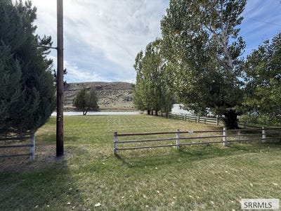 /international/us/nkn-elkhorn-road-salmon-id-110120090840/