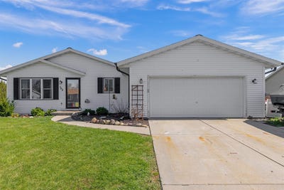 /international/us/153-andrea-avenue-darien-wi-110107482816/