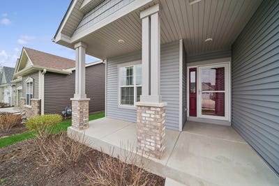 /international/us/807-alexandra-lane-yorkville-il-110109033895/