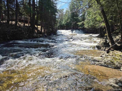 /international/us/12-acres-salmon-road-l-anse-mi-110108293473/