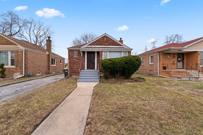 /international/us/13904-s-tracy-avenue-riverdale-il-110108772829/
