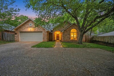 /international/us/2824-crestview-avenue-tyler-tx-110107228554/