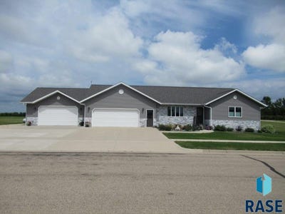 /international/us/510-hillcrest-st-edgerton-mn-110093650370/