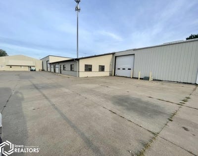 /international/us/717-s-6th-street-oskaloosa-ia-110106493716/